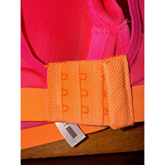 Victoria's Secret VSX Sport Bra Hot‎ Pink Criss Cross Back Padded Size 34D - Picture 12 of 12